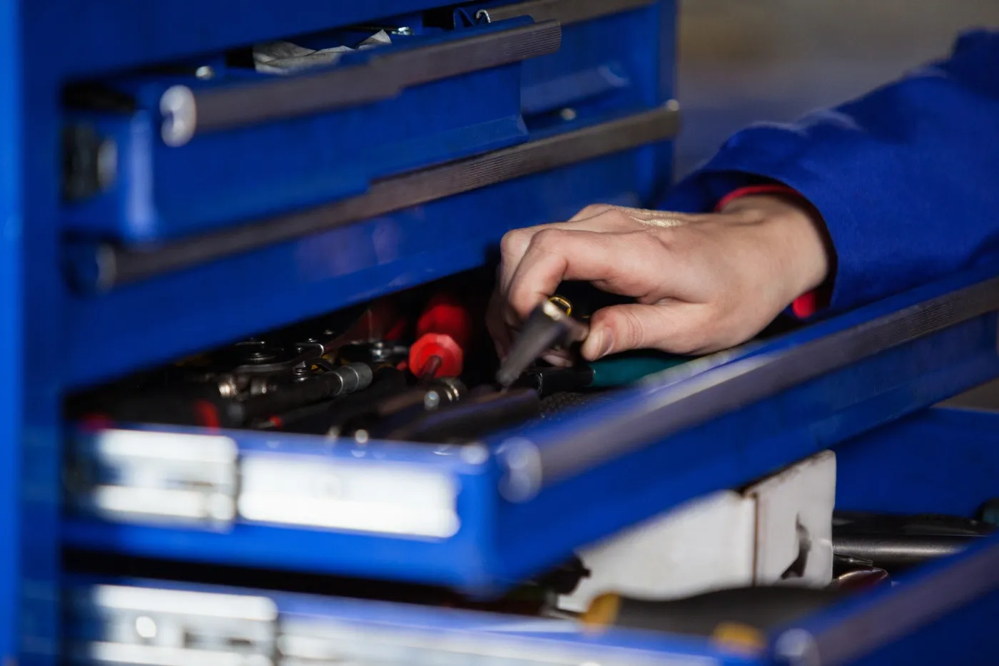 Preventive maintenance service on industrial recycling equipment