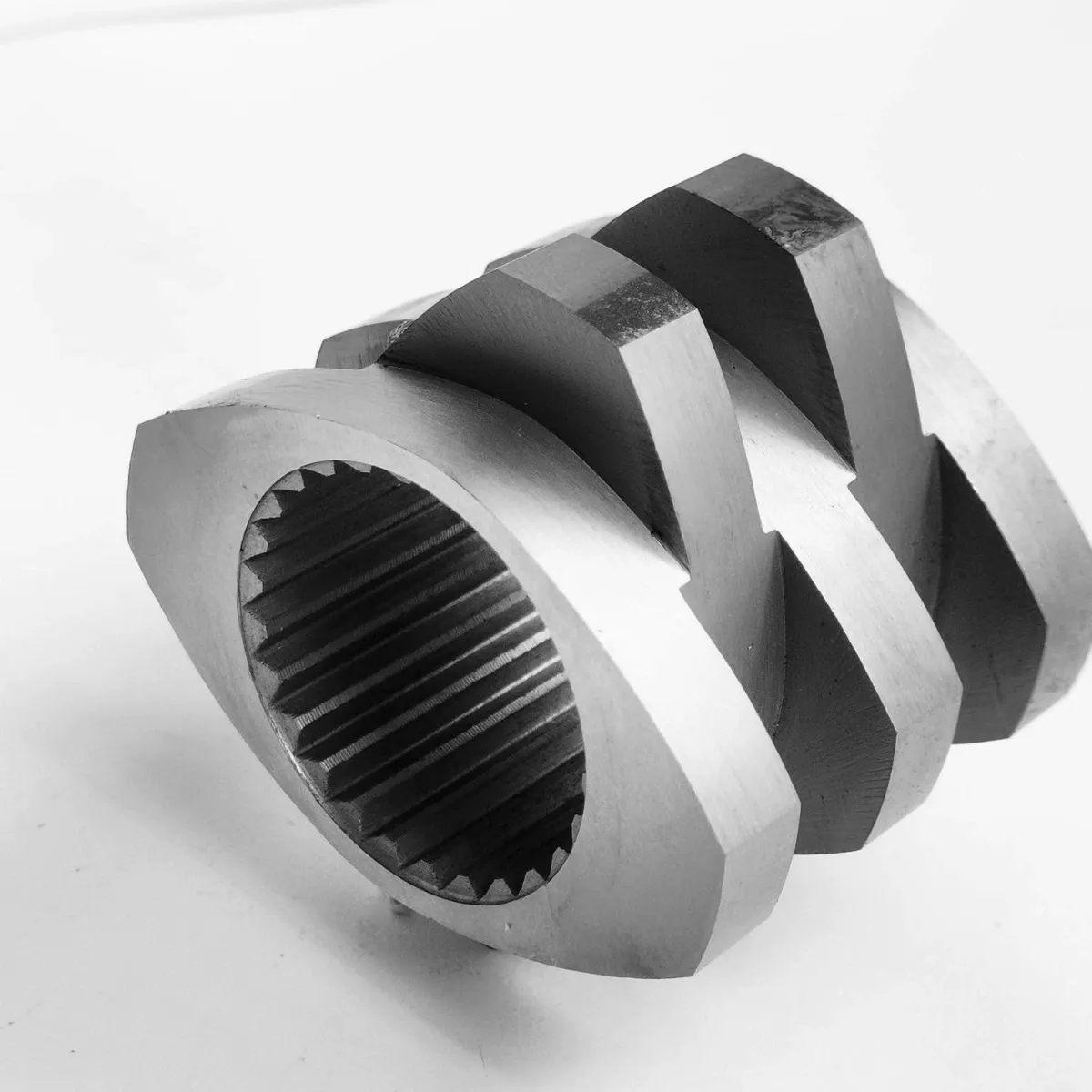 Twin screw extruder kneading block